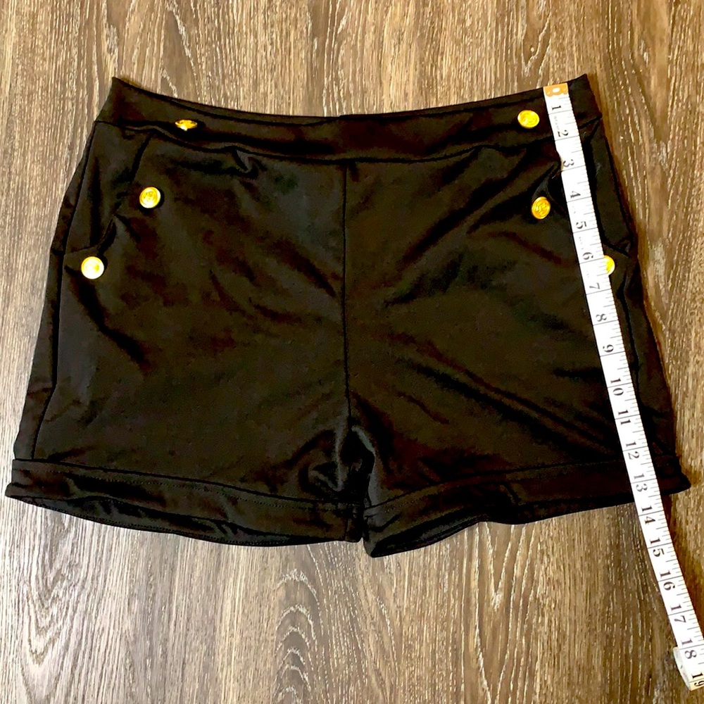 Casual button shorts - Picture 4 of 5